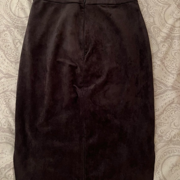 Aritzia suede pencil skirt - Picture 3 of 5